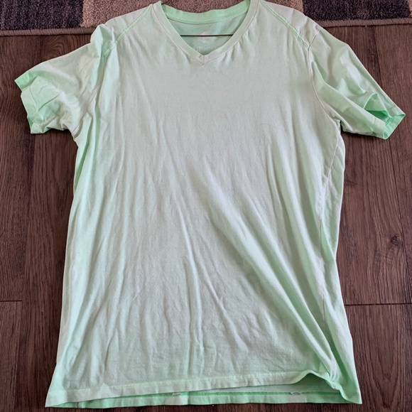 union Other - Union green v neck short sleeve t shirt